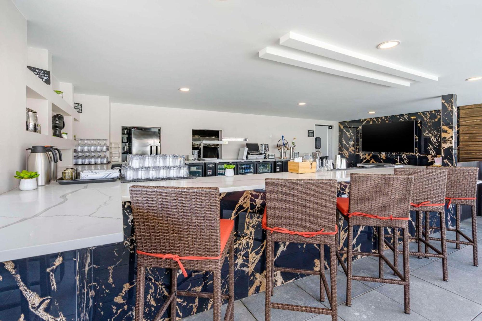 Cambria Universal Blvd Hotel
