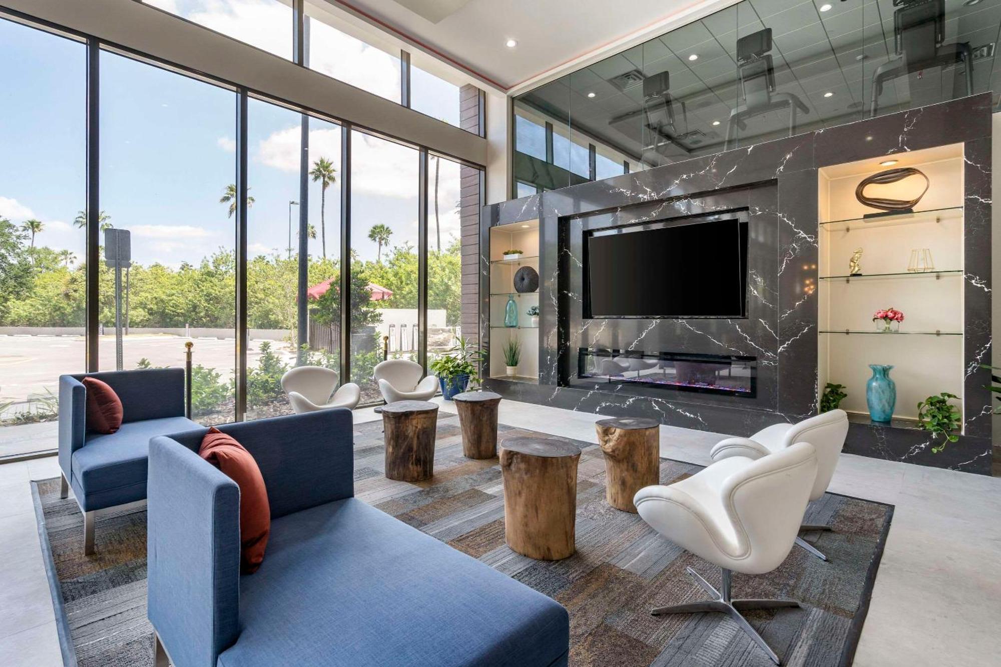 Cambria Universal Blvd 4* Orlando