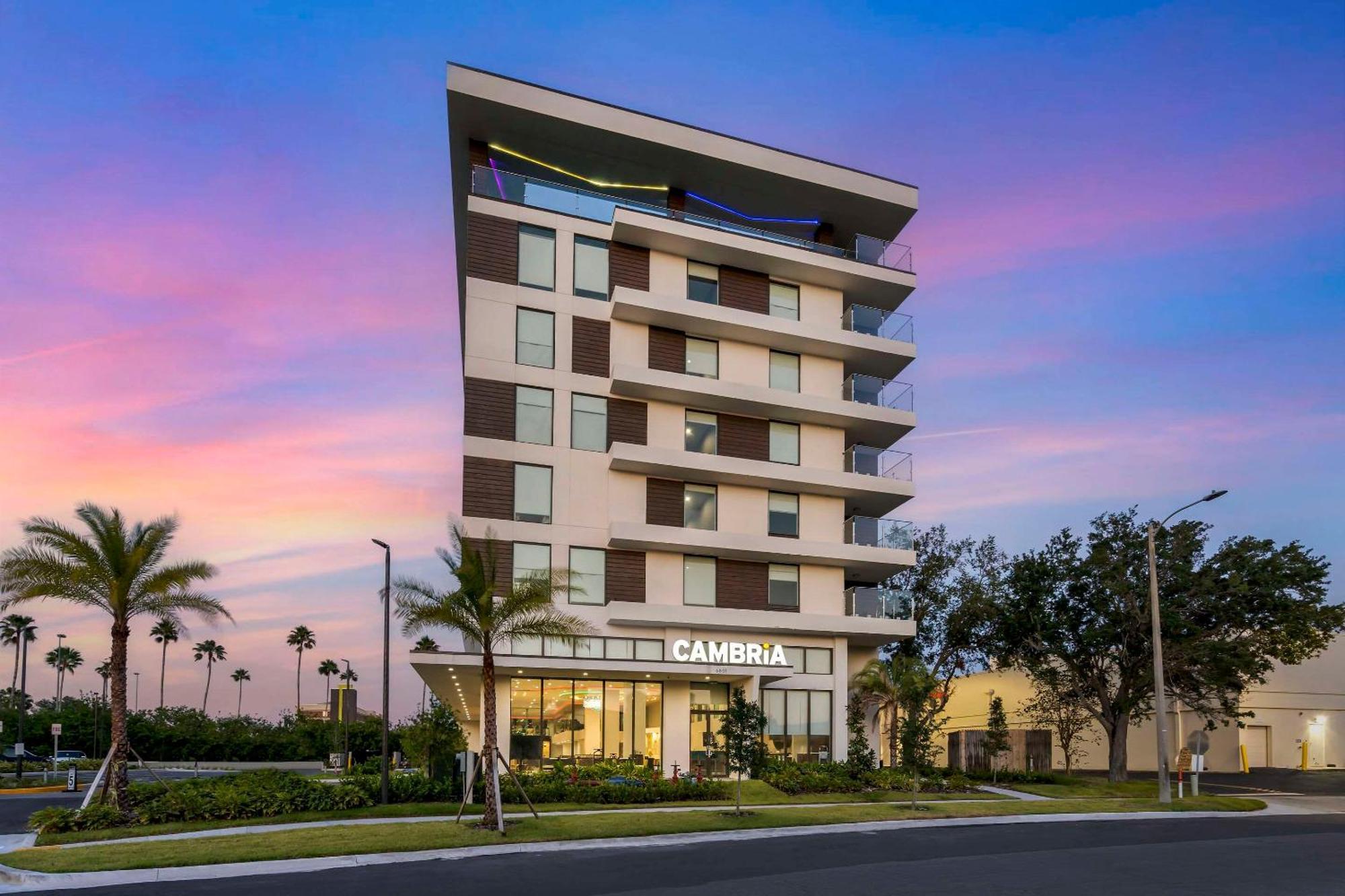 Hotel Cambria Universal Blvd