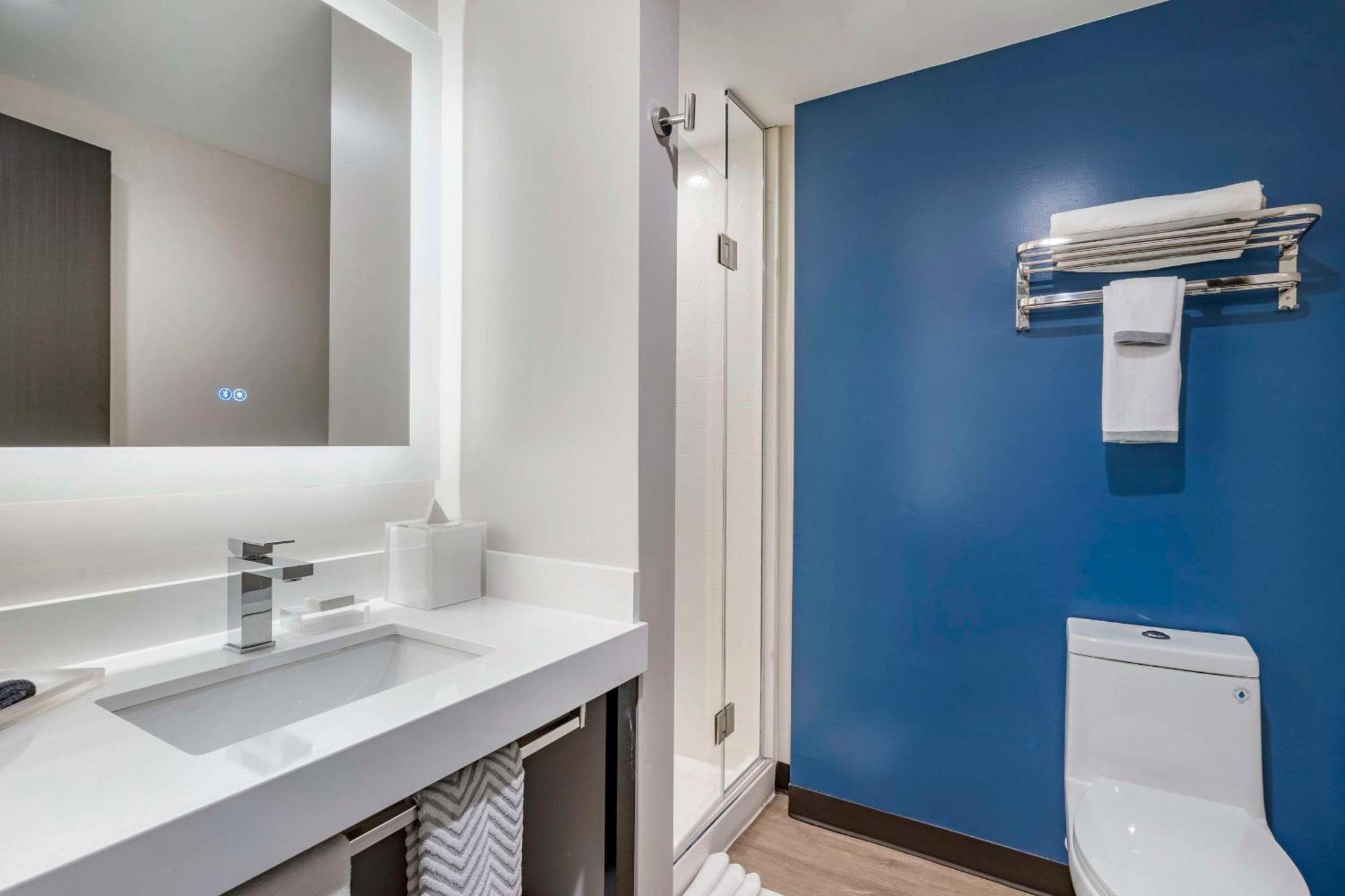 Cambria Universal Blvd Hotel 4*
