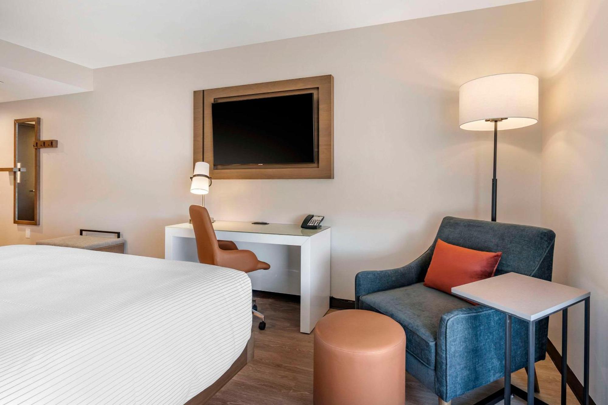 Cambria Universal Blvd Hotel